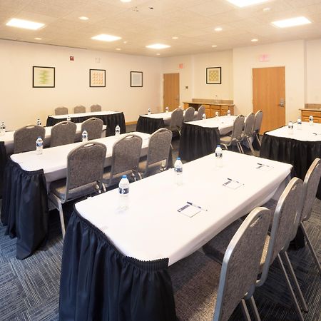 Holiday Inn Express Hotel & Suites Detroit-Utica By Ihg מראה חיצוני תמונה