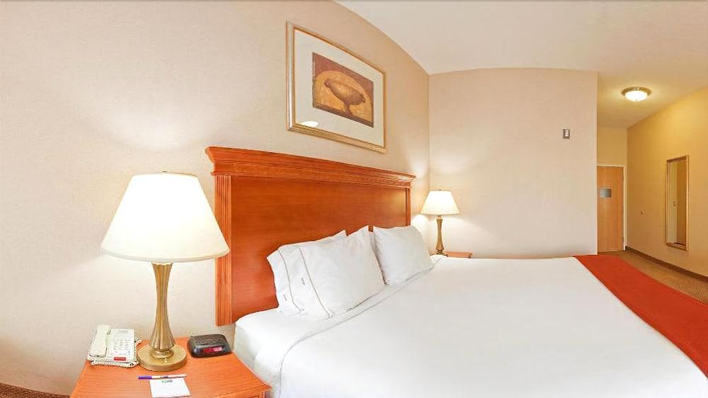 Holiday Inn Express Hotel & Suites Detroit-Utica By Ihg מראה חיצוני תמונה