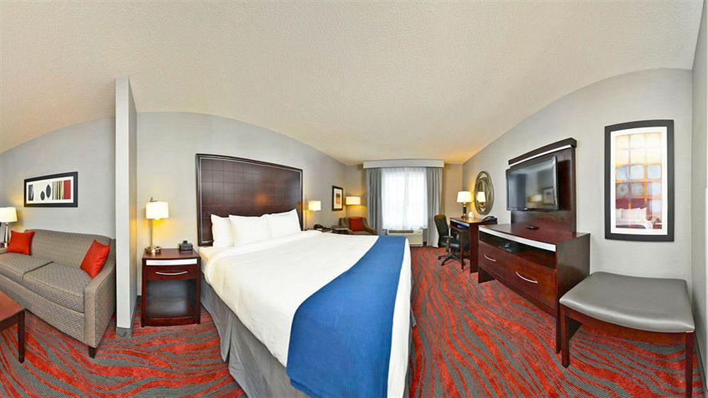 Holiday Inn Express Hotel & Suites Detroit-Utica By Ihg מראה חיצוני תמונה