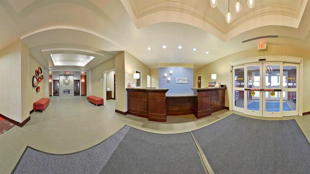Holiday Inn Express Hotel & Suites Detroit-Utica By Ihg מראה חיצוני תמונה