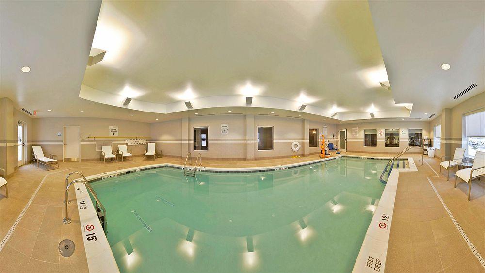 Holiday Inn Express Hotel & Suites Detroit-Utica By Ihg מראה חיצוני תמונה
