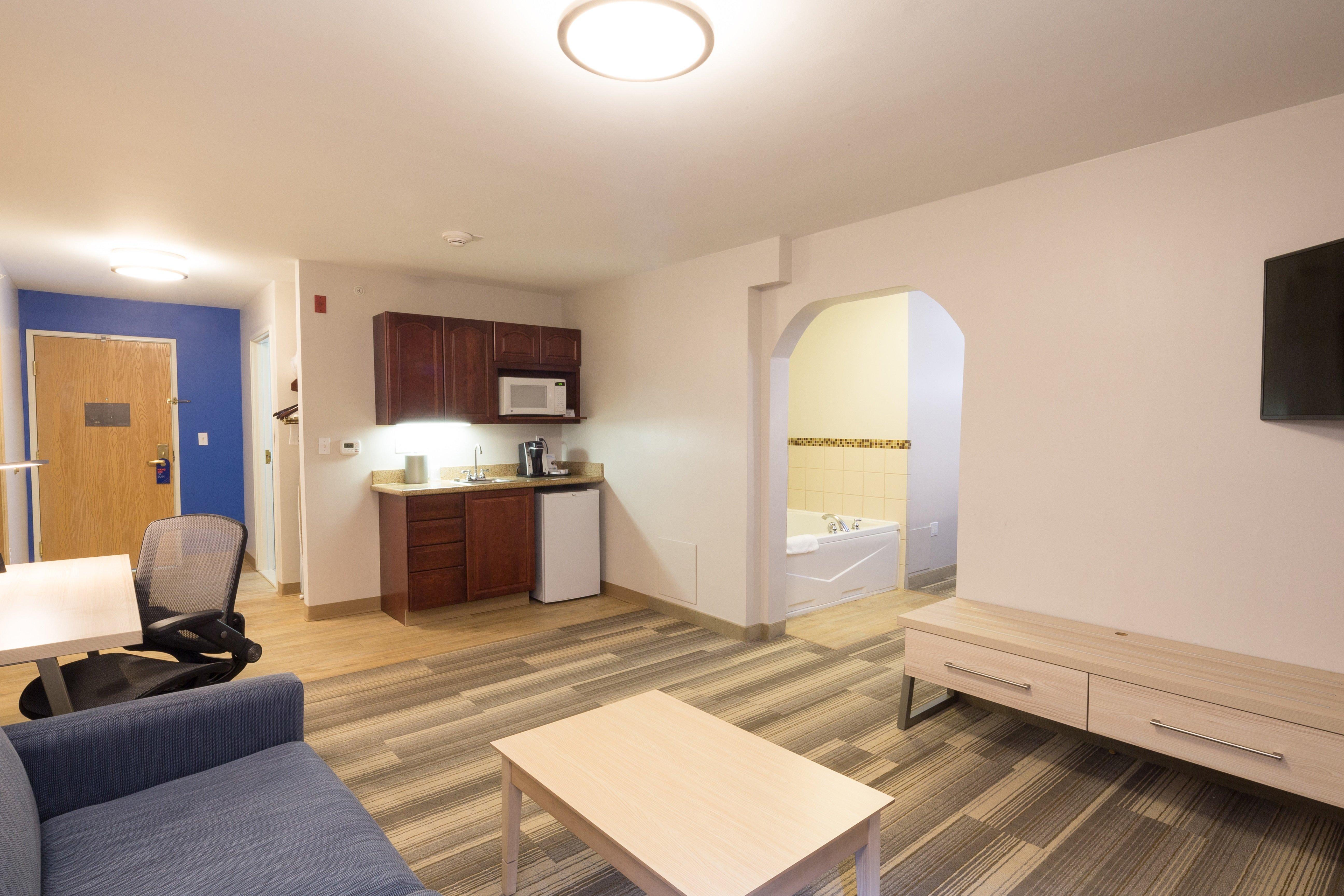 Holiday Inn Express Hotel & Suites Detroit-Utica By Ihg מראה חיצוני תמונה