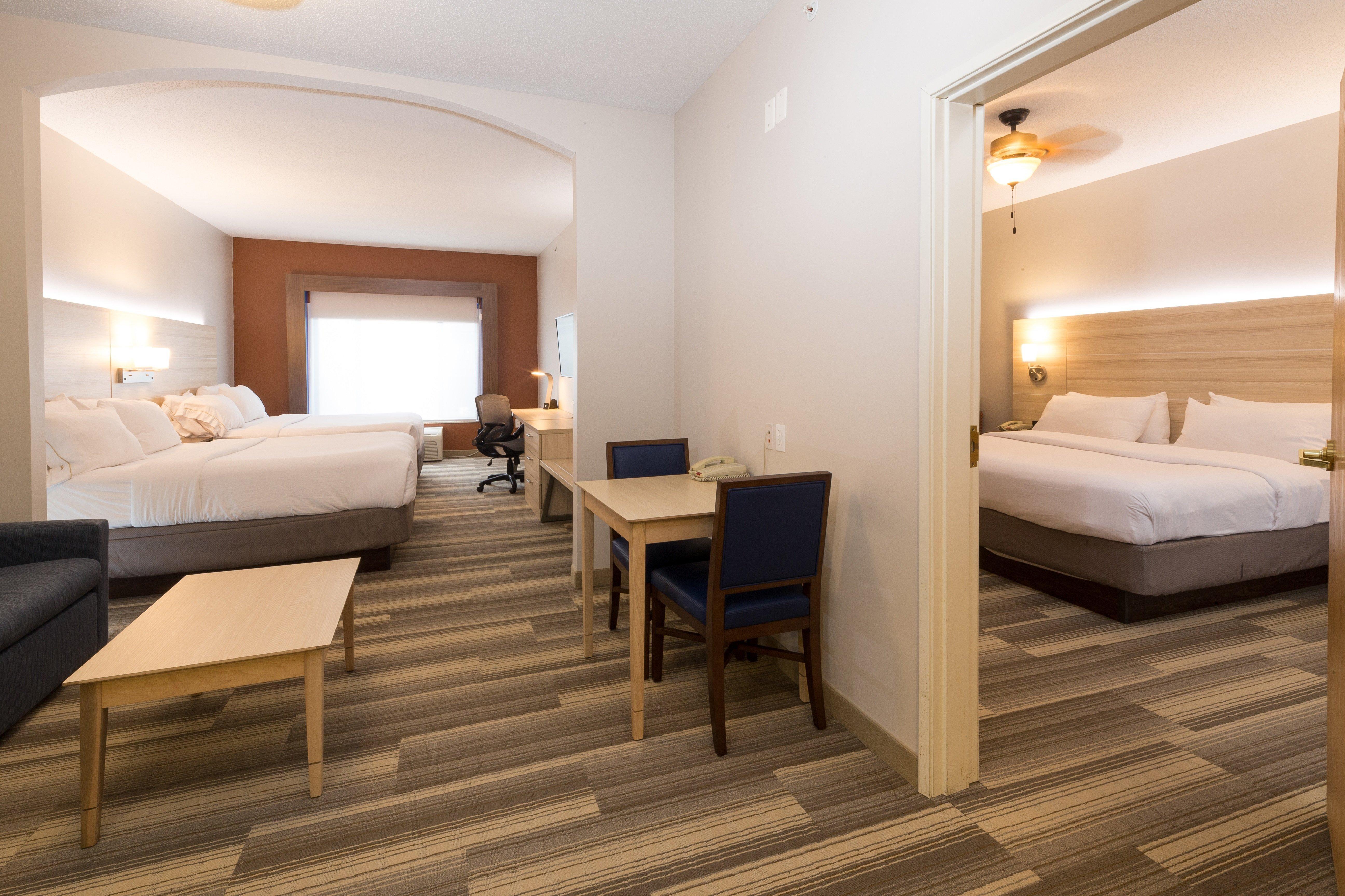 Holiday Inn Express Hotel & Suites Detroit-Utica By Ihg מראה חיצוני תמונה