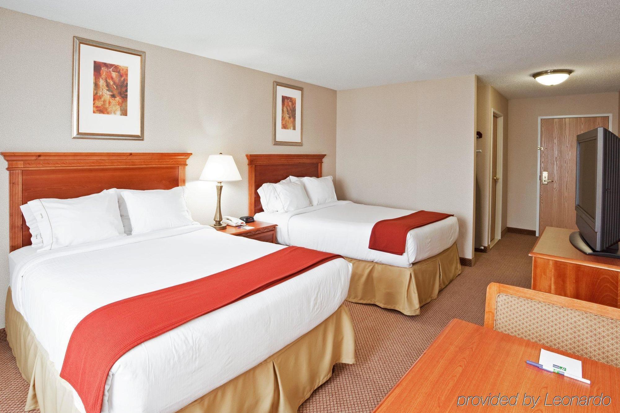 Holiday Inn Express Hotel & Suites Detroit-Utica By Ihg חדר תמונה