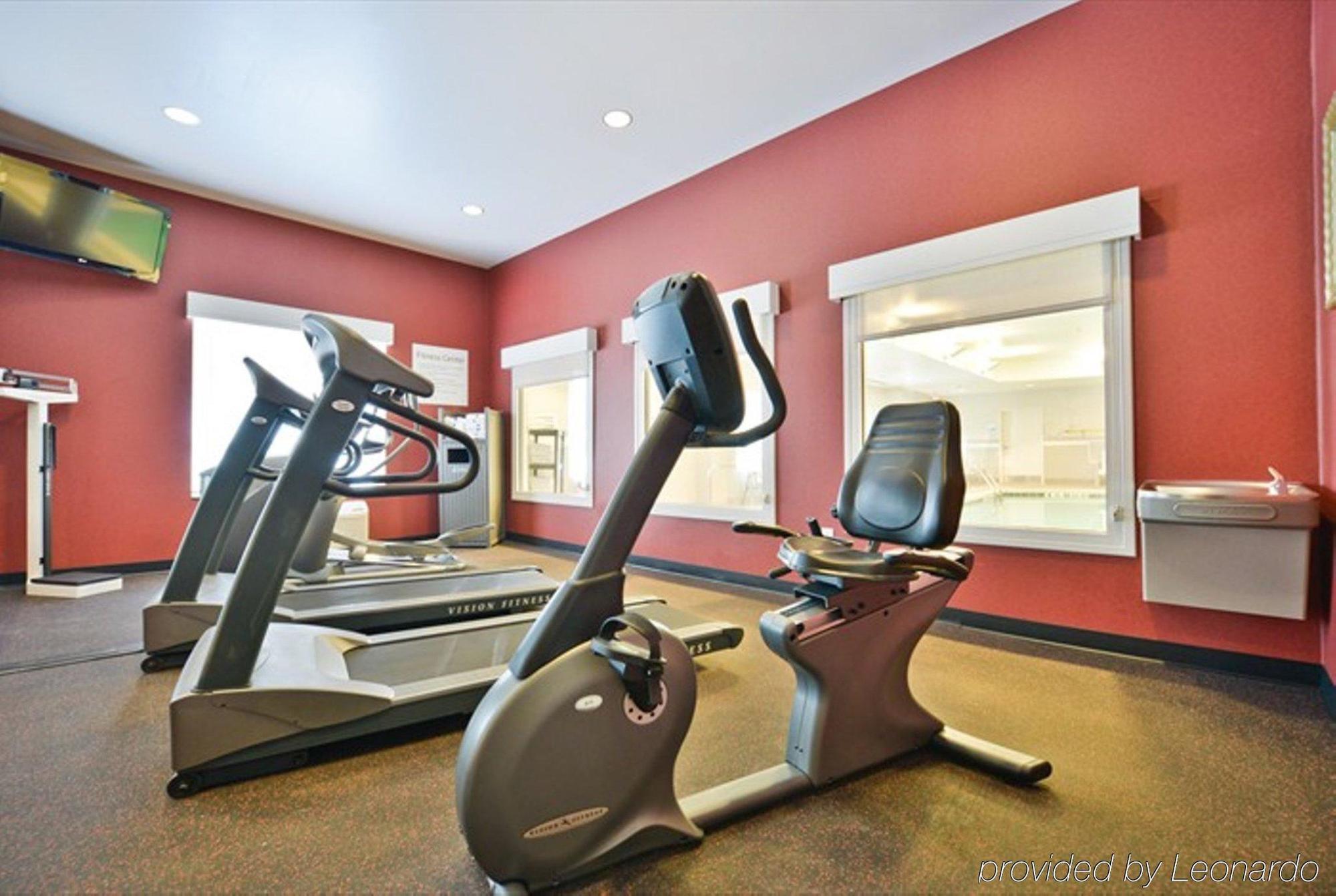 Holiday Inn Express Hotel & Suites Detroit-Utica By Ihg מראה חיצוני תמונה